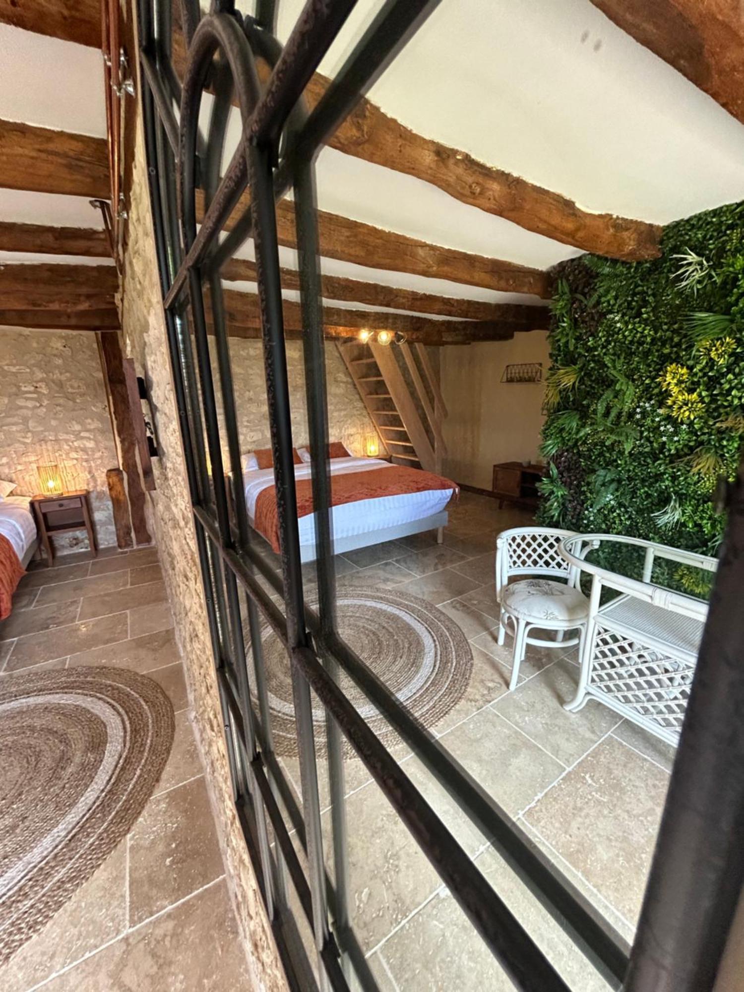 Demeure Du Vallon - Chambres D'Hotes De Charme Azerat Екстер'єр фото